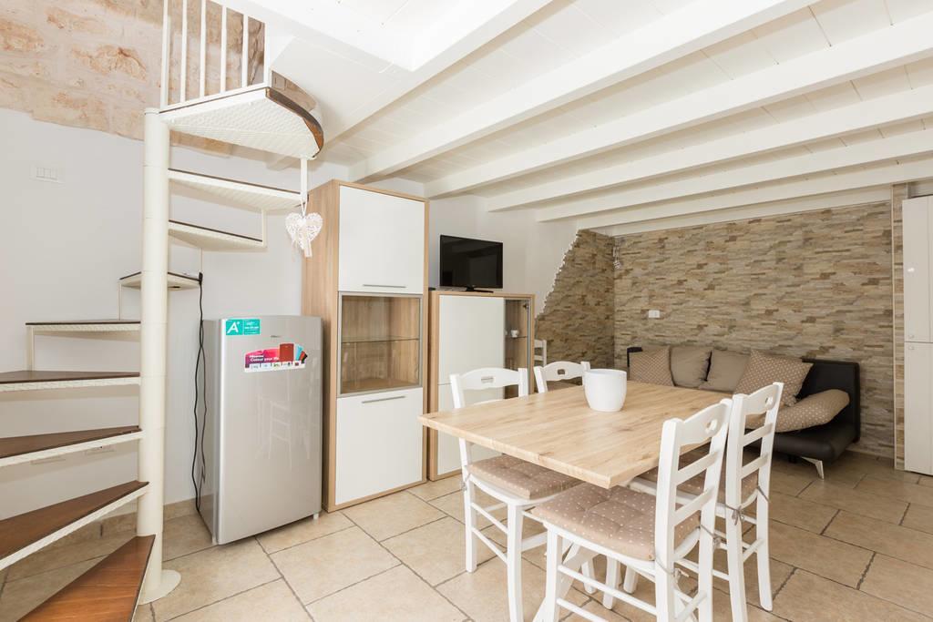 Dimora Alfonso Pomes Apartment Остуни Екстериор снимка